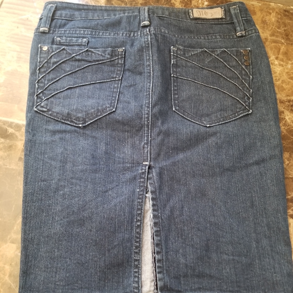 Denim skirt